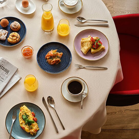 Frühstückstisch im Löwen Hotel Montafon
