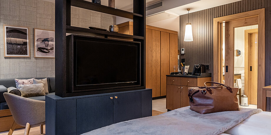 Superior Zimmer mit modernem Wohn-und Schlafbereich im 4-Sterne Hotel Montafon